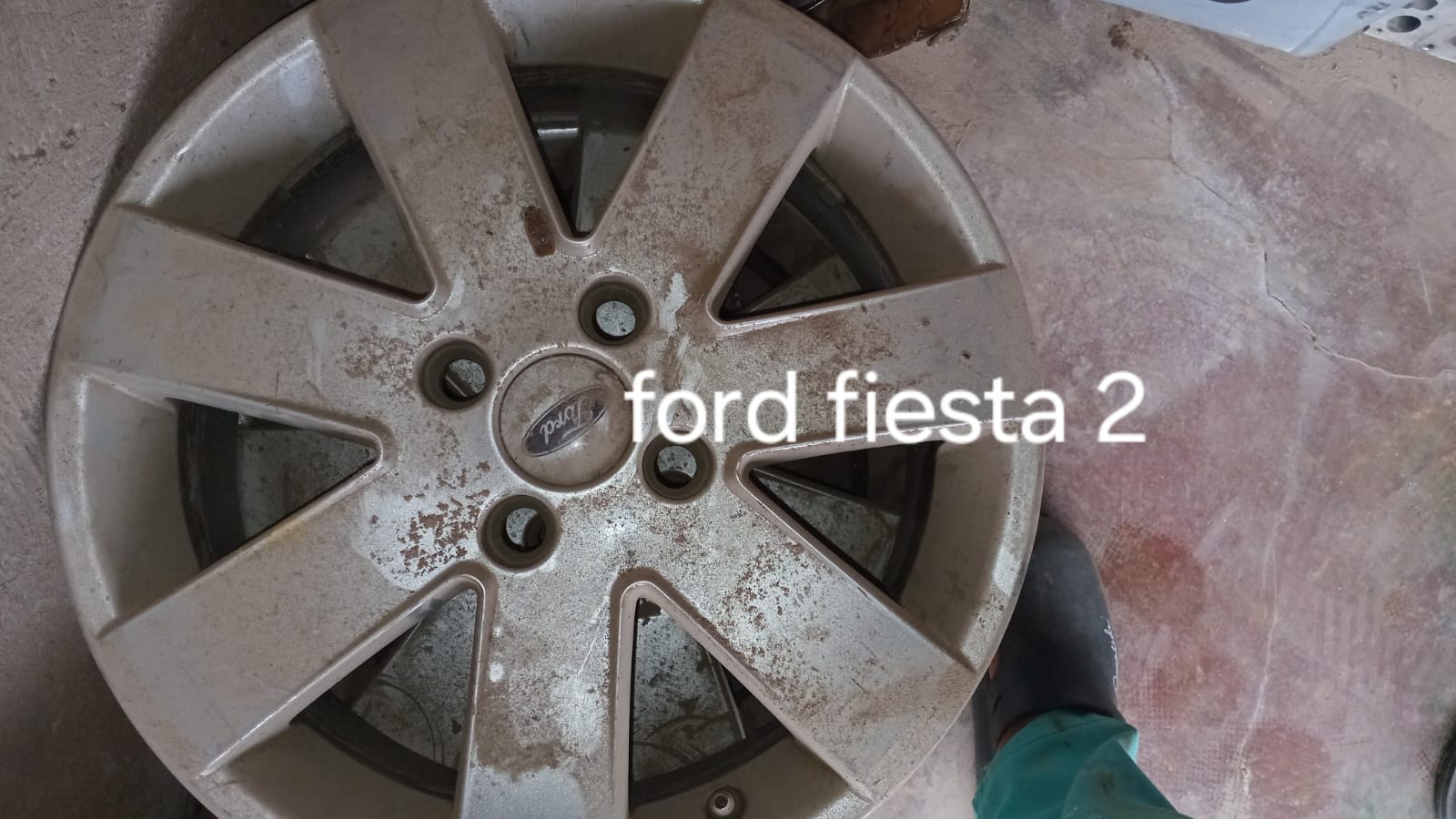 Ford fiesta 2 Rims - Private Seller Ford fiesta 2 Rims - Private Seller