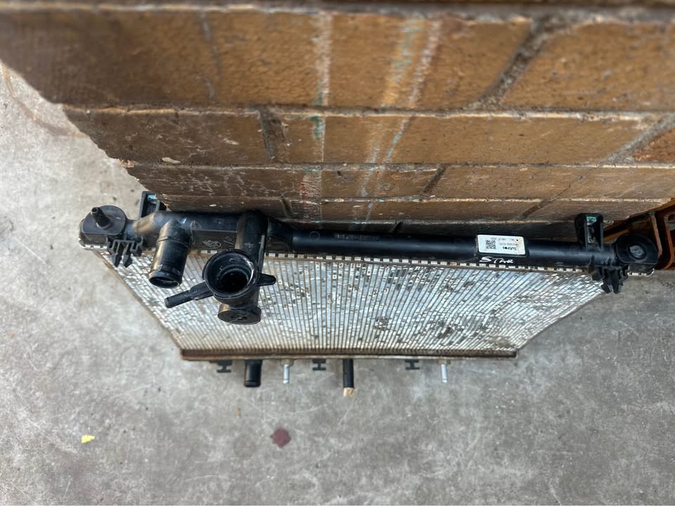 Toyota starlet and baleno automatic radiator - Private Seller