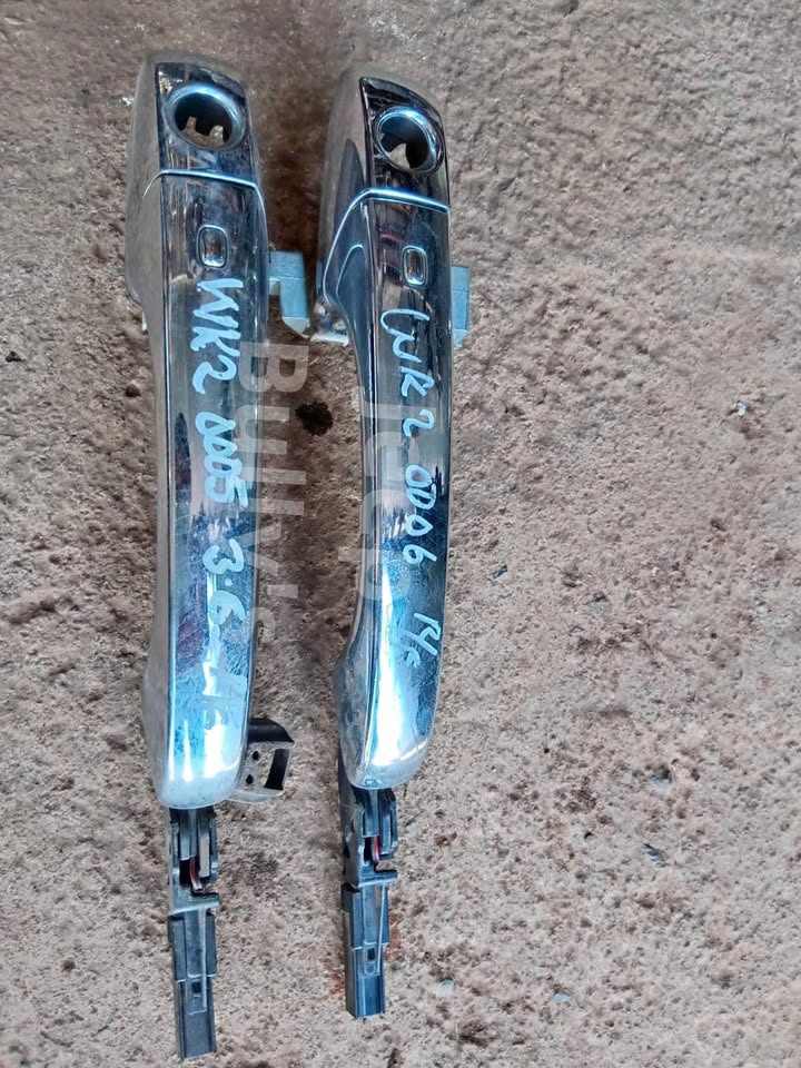 Jeep Grand Cherokee WK2 Preloved Door Handles In Store - Jeep Spares - Private Seller Jeep Grand Cherokee WK2 Preloved Door Handles In Store - Jeep Spares - Private Seller