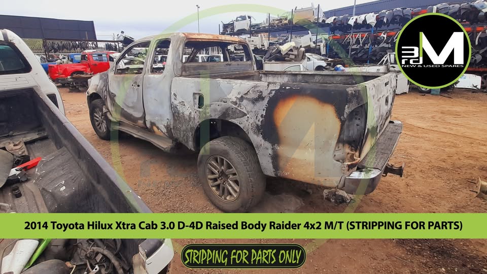 2014 TOYOTA HILUX XTRA CAB 3.0 D-4D RAISED BODY RAIDER 4x2 M/T (STRIPPING FOR PARTS)