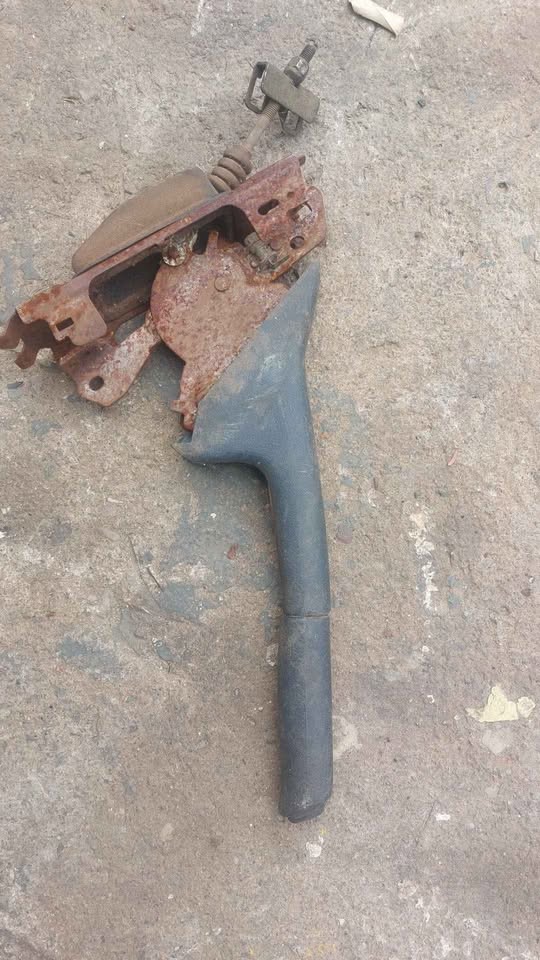 Hand brake handle Renault Clio 2 - Private Seller Hand brake handle Renault Clio 2 - Private Seller