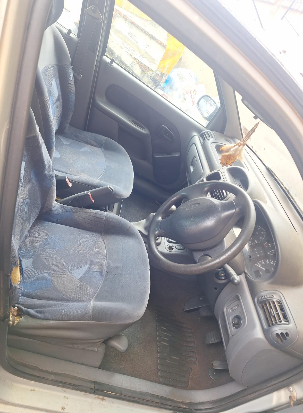 Used 2004 Renault Clio 1.4 Expression 5-door - Private Seller Used 2004 Renault Clio 1.4 Expression 5-door - Private Seller