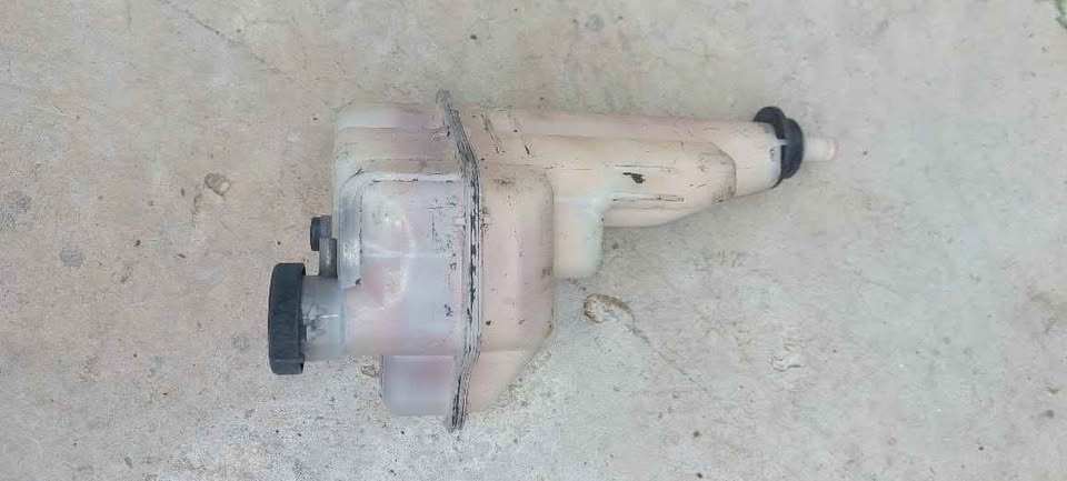 Toyota Hilux GD single cab Low Raider parts - Private Seller