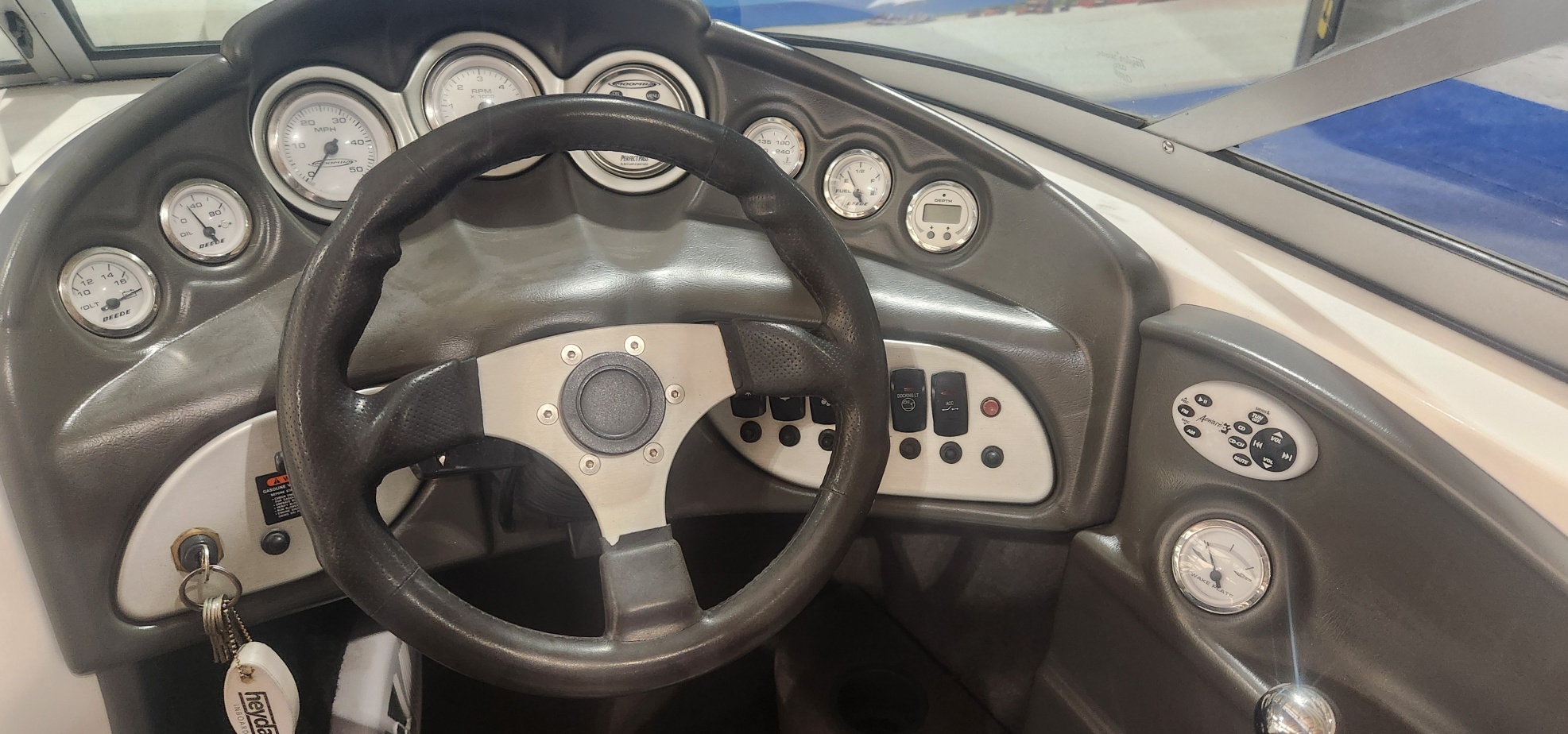 MOOMBA MOBIUS XLV 5.7 L INDMAR V DRIVE