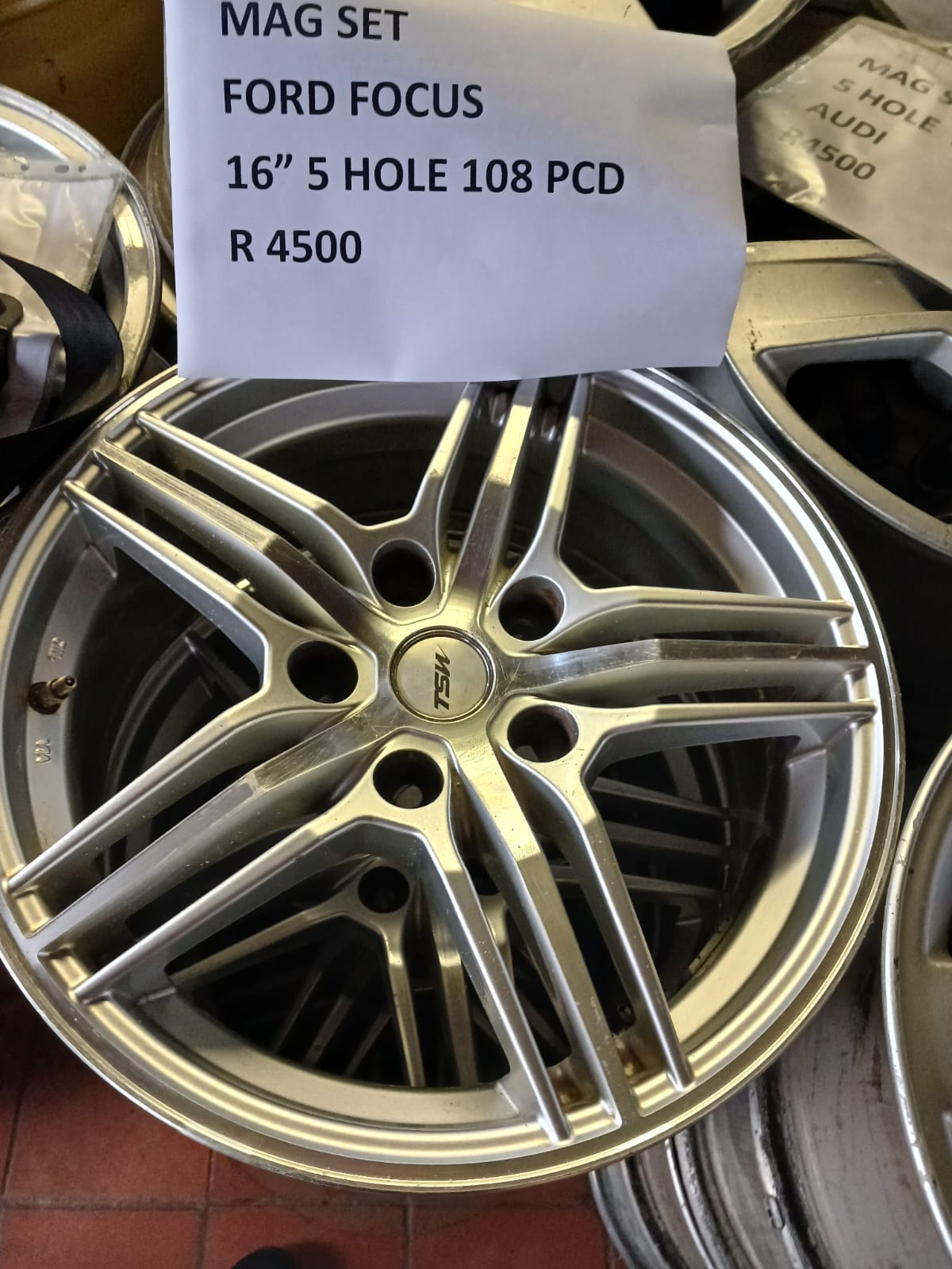 MAG SET  BMW 16 5 HOLE 120 PCD