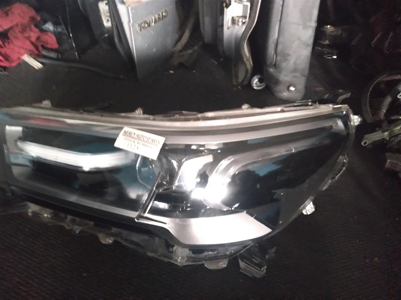 Toyota Hilux GD-6 xenon Headlight - Private Seller Toyota Hilux GD-6 xenon Headlight - Private Seller