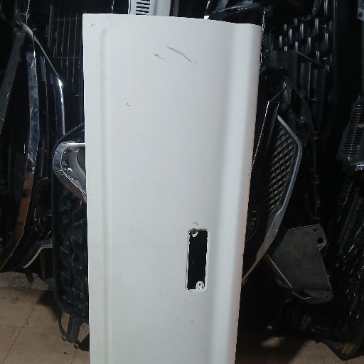 Nissan np300 go big tailgate - Private Seller