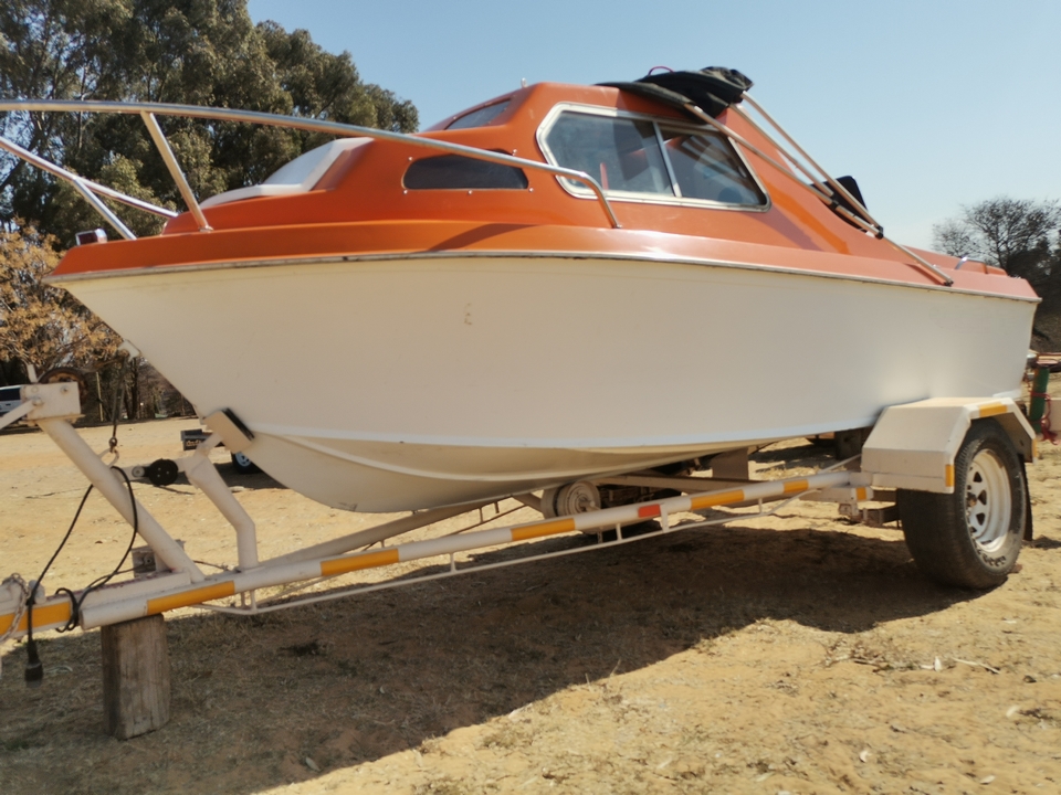 Lovely 15.5Ft Cabana Cabin Fisher/Cruiser - Motor and No Motor Options Available