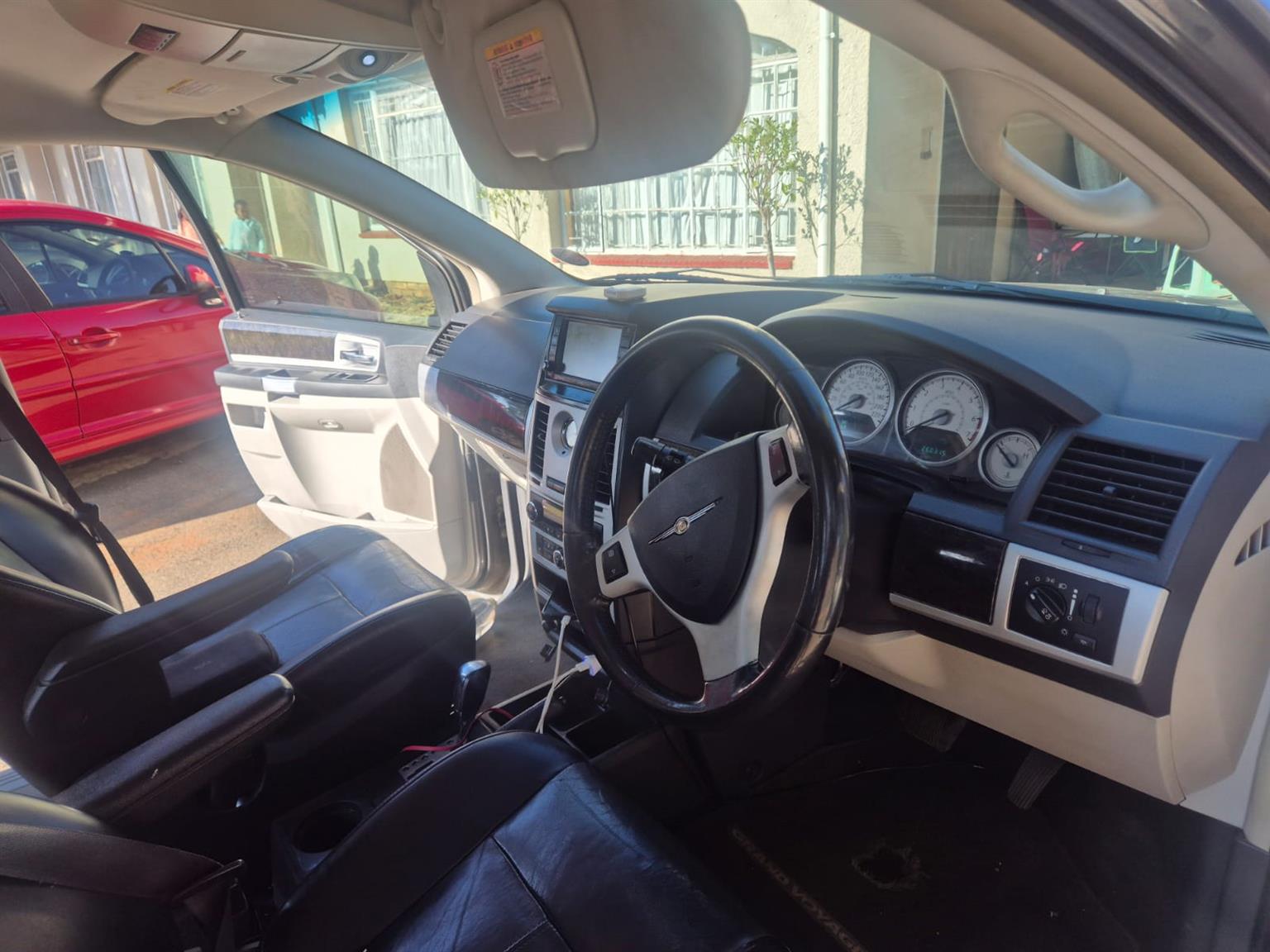 Chrysler grand voyager 3.8 v6 limited 2015
