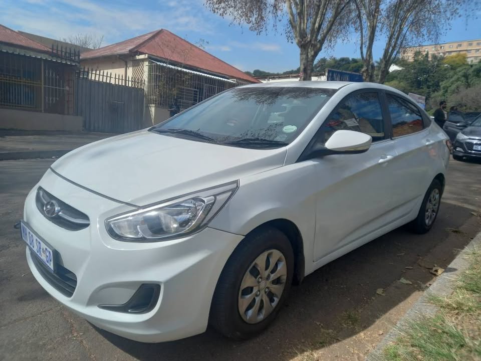 2020 Hyundai Accent Sedan 1.6 Petrol,  Manual, White, Service book