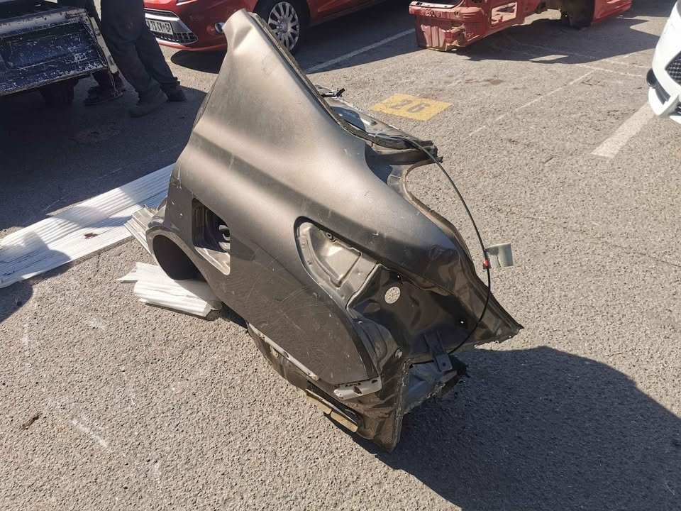Rear fenders for Nissan Almera - Private Seller Rear fenders for Nissan Almera - Private Seller