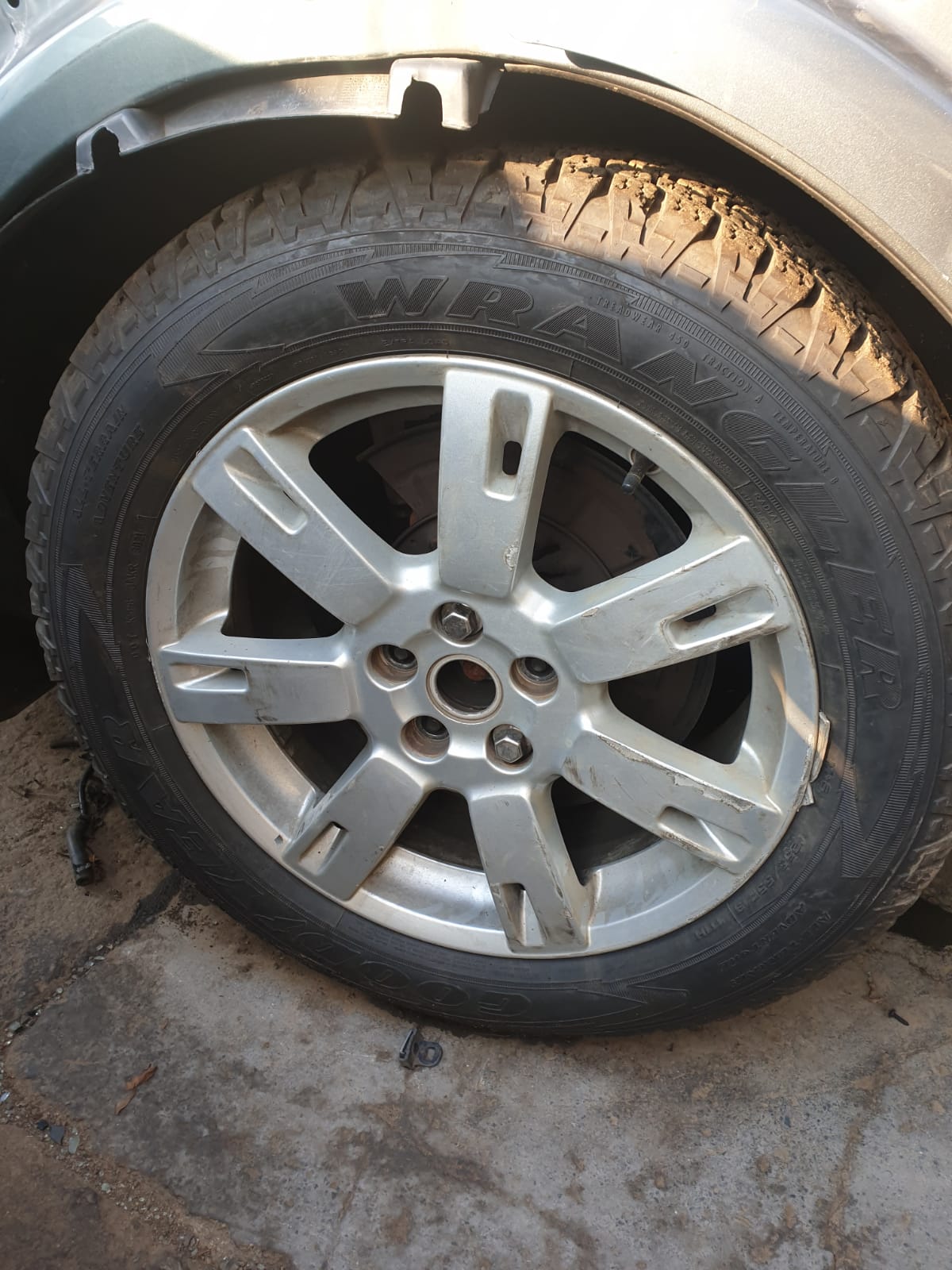 Land Rover & Jaguar Assorted Rims For Sale