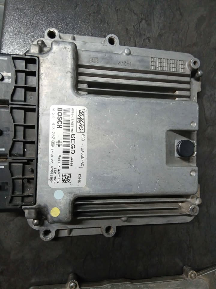 Land Rover Freelander TD4 2.2 Computer box Ecu Available! - Private Seller Land Rover Freelander TD4 2.2 Computer box Ecu Available! - Private Seller