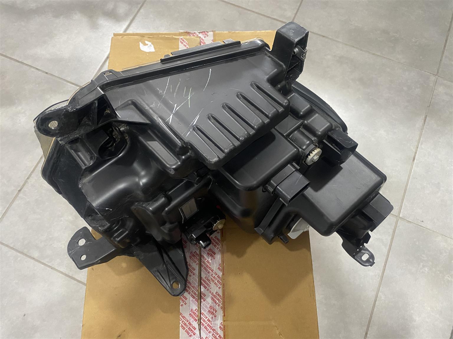 2025 VW AMAROK FULL LED HEADLIGHT LEFT SIDE FOR SALE. IN EXCELLENT CONDITION - Private Seller 2025 VW AMAROK FULL LED HEADLIGHT LEFT SIDE FOR SALE. IN EXCELLENT CONDITION - Private Seller