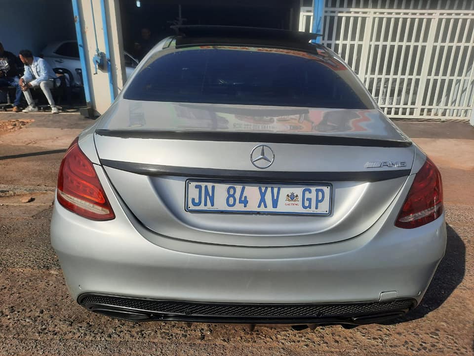 2014 Mercedes Benz C200 AMG Automatic and leather seat Sunroof