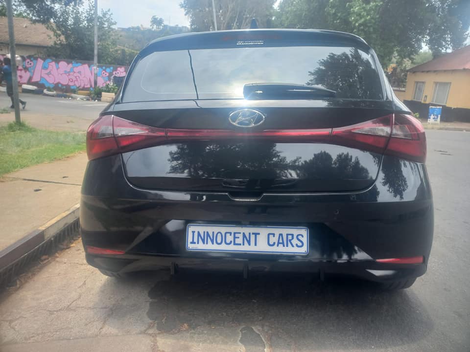 2022 HYUNDAI i20 MOTION 1.2 PETROL, MANUAL, BLACK COLOR, MILEAGE 75000KMS