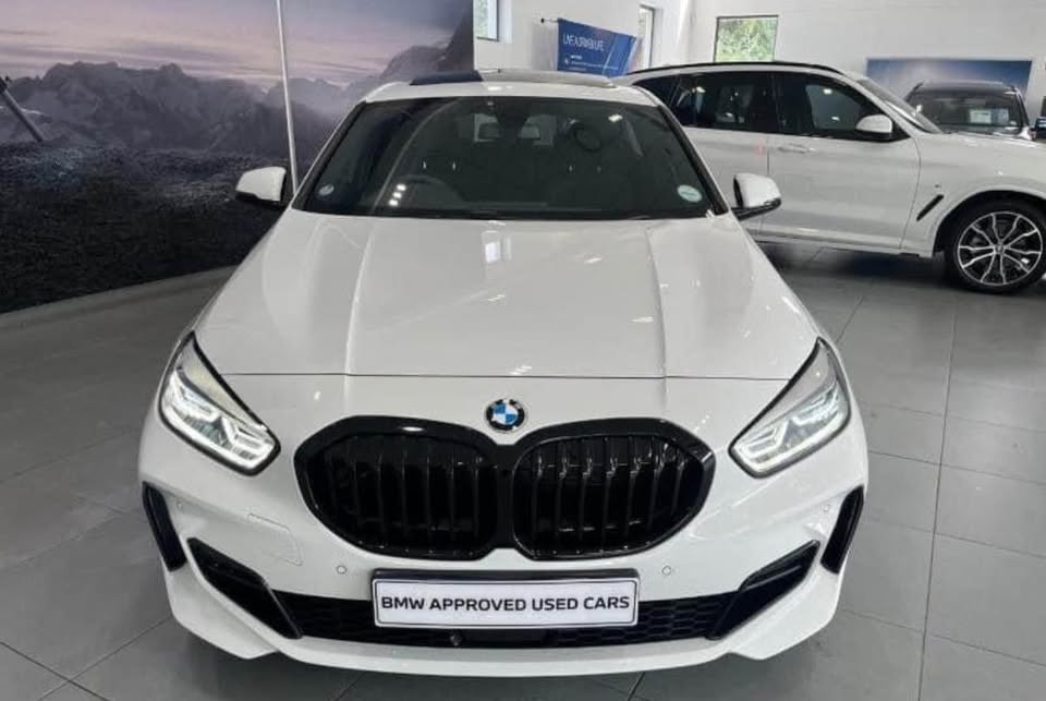 2023 BMW 1 Series 118i M Sport Bonnet - Private Seller 2023 BMW 1 Series 118i M Sport Bonnet - Private Seller