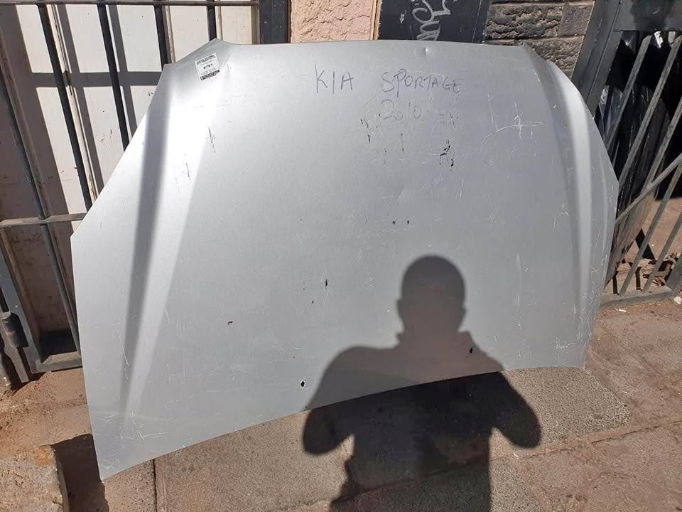 Kia Sportage bonnet - Private Seller Kia Sportage bonnet - Private Seller