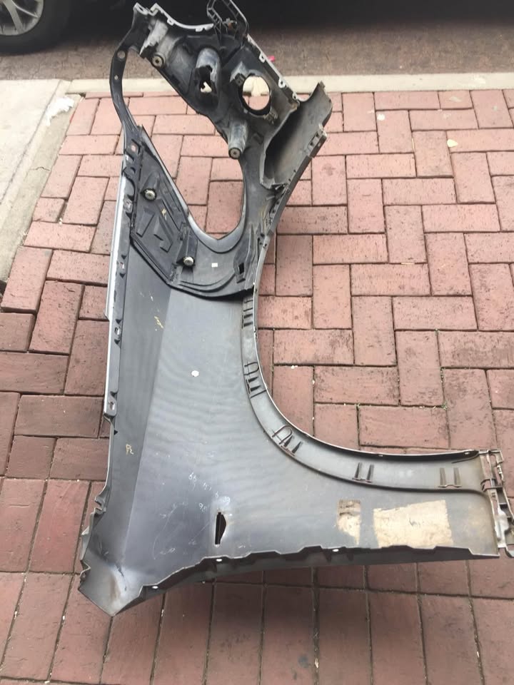 BMW E70 fenders for sell in good condition nice and cleanmy WhatsApp number - Private Seller BMW E70 fenders for sell in good condition nice and cleanmy WhatsApp number - Private Seller