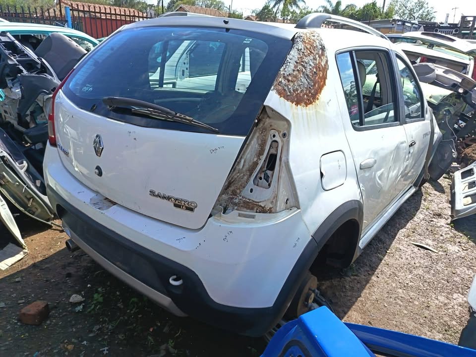 Renault Sandero Stepway stripping for spares - Private Seller
