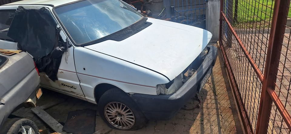 Fiat uno 1.1 striping for spares - Private Seller Fiat uno 1.1 striping for spares - Private Seller
