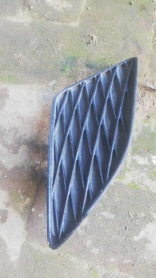 TOYOTA COROLLA 2010 RIGHT SIDE GRILL FOR SALE - Private Seller TOYOTA COROLLA 2010 RIGHT SIDE GRILL FOR SALE - Private Seller