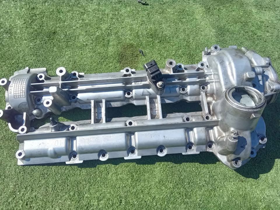 MERCEDES BENZ OM642 3.0 V6 DIESEL ENGINE TAPPET COVER BOTH FOR SALE W164/ SPRINTER /W204 /W212/ VITO
