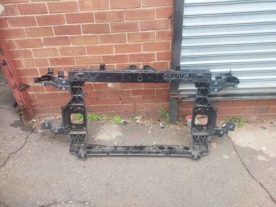 Hyundai staria cradle - Private Seller Hyundai staria cradle - Private Seller
