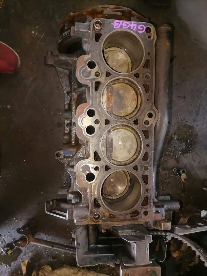 Hyundai Elantra/Matrix G4GB 1.8L Sub Assembly - Private Seller Hyundai Elantra/Matrix G4GB 1.8L Sub Assembly - Private Seller
