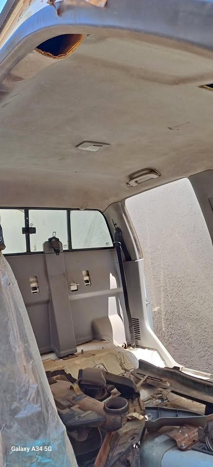 Isuzu go big cab slide window - Private Seller Isuzu go big cab slide window - Private Seller