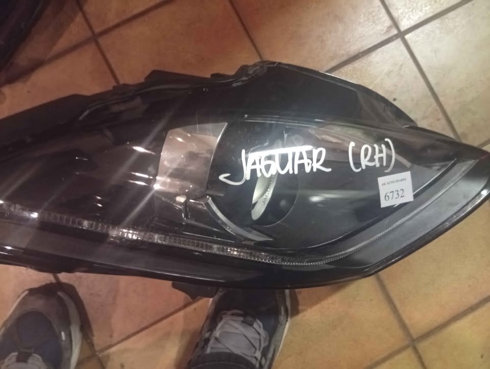 JAGUAR HEADLIGHT RH - Private Seller