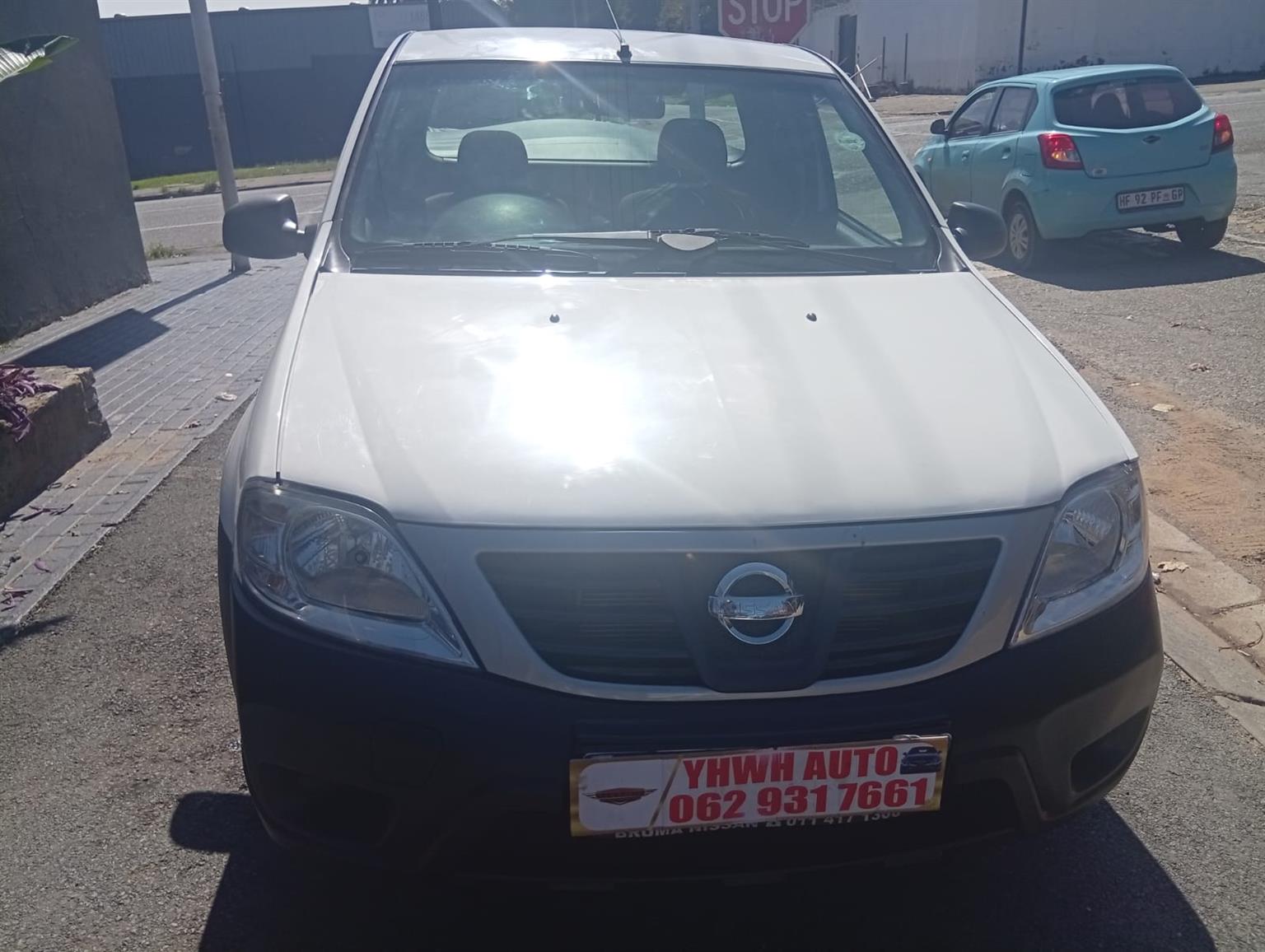 2018 Nissan NP200 1.6i AirCon SingleCab Bakkie Manual Cloth Seats Good
