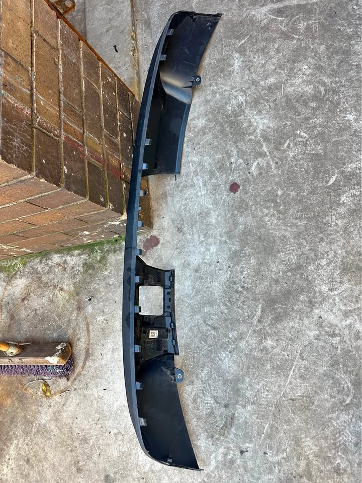 Ford Everest (Next-Gen) T9 rear bumper Difusser - Private Seller Ford Everest (Next-Gen) T9 rear bumper Difusser - Private Seller