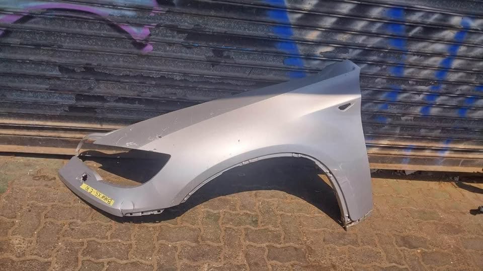 BMW X5 E70 fender - Private Seller BMW X5 E70 fender - Private Seller