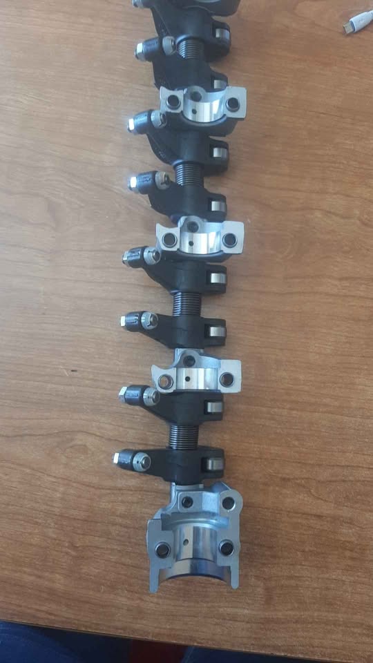 HYUNDAI H100 ROCKER SHAFT, COMPLETE WITH ROCKERS. BRAND NEW. FOR VARIOUS OTHER CARS TOO. - Private Seller