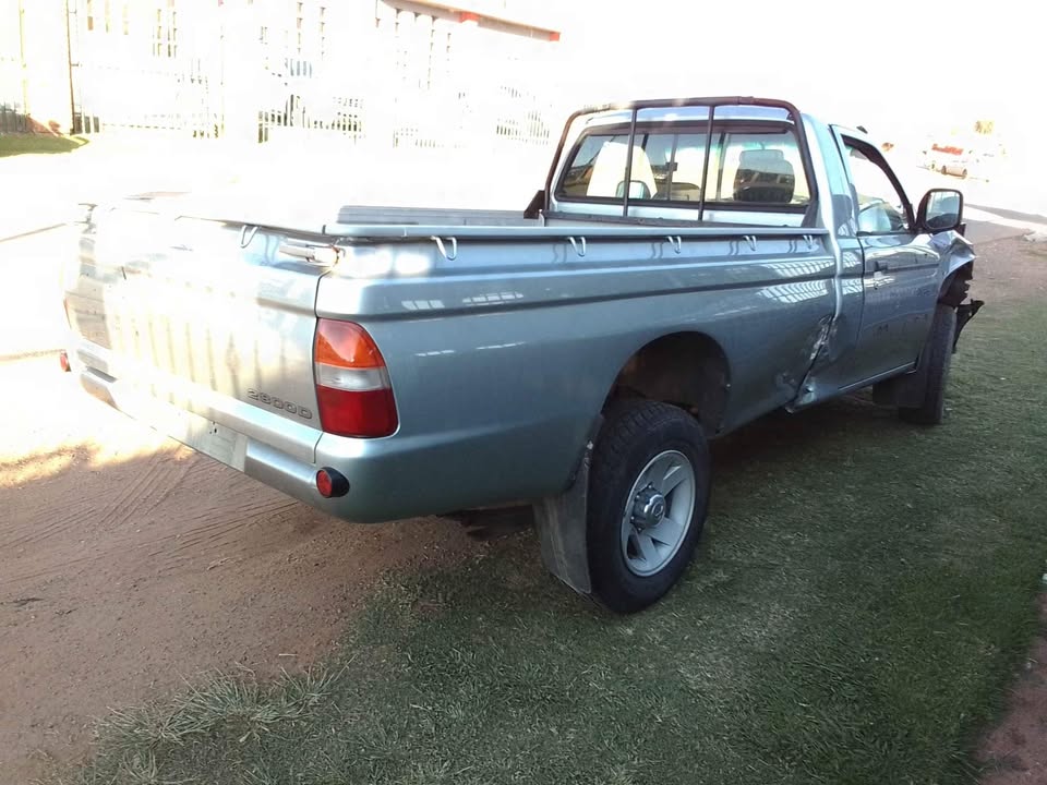 2001 Mitsubishi colt 2x4 4m40 non turbo 2800D bakkie stripping for parts engine still running good - Private Seller 2001 Mitsubishi colt 2x4 4m40 non turbo 2800D bakkie stripping for parts engine still running good - Private Seller