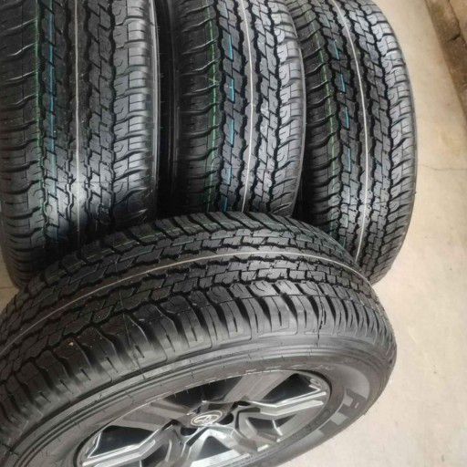 OEM Toyota rims and tyres