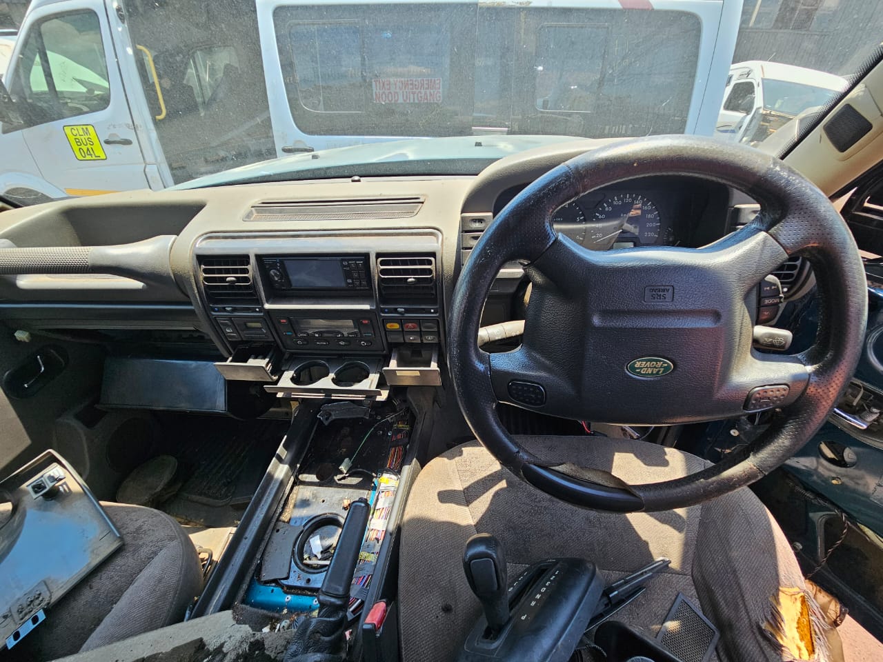 Land Rover Discovery TD5 2.5 2002 – Stripping for Spares