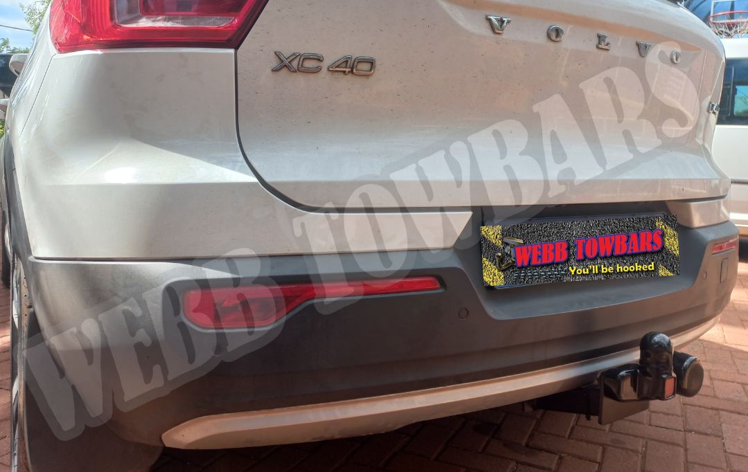 Volvo XC40 Standard/Detachable Towbars - Private Seller Volvo XC40 Standard/Detachable Towbars - Private Seller