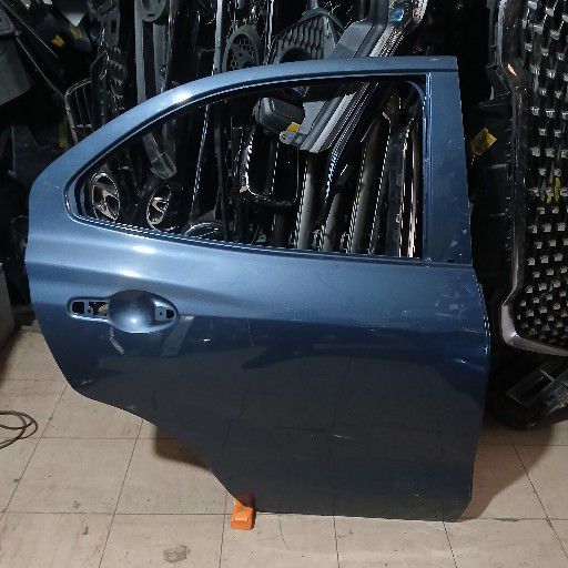 Suzuki dzire door - Private Seller Suzuki dzire door - Private Seller
