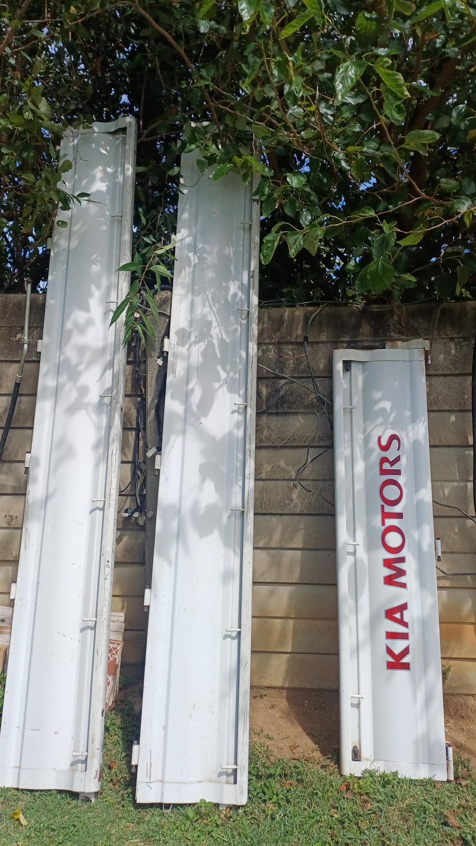 Kia dropsides and loadbin - Private Seller Kia dropsides and loadbin - Private Seller