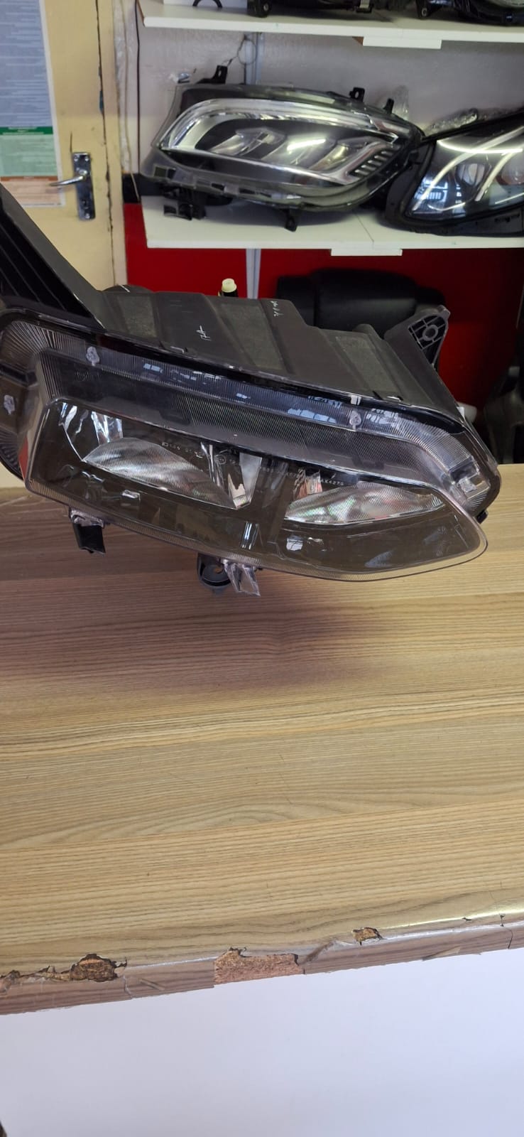 2023 RENUALT KIGER HEADLIGHT RIGHTSIDE FOR SALE IN GOOD CONDITION - Private Seller