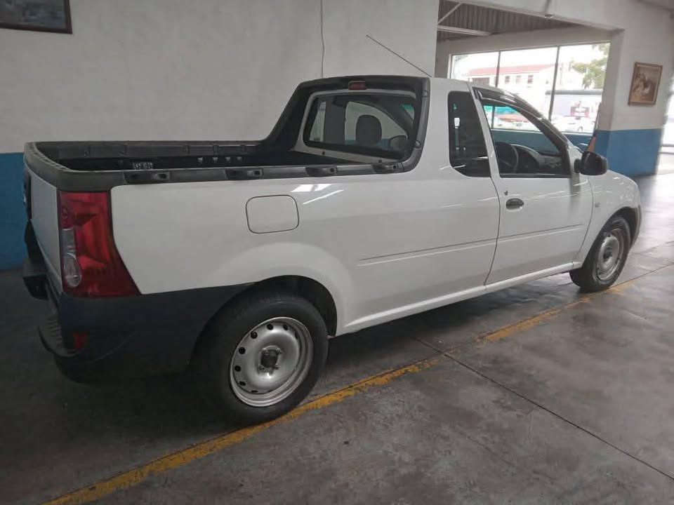 Nissan NP200 2021