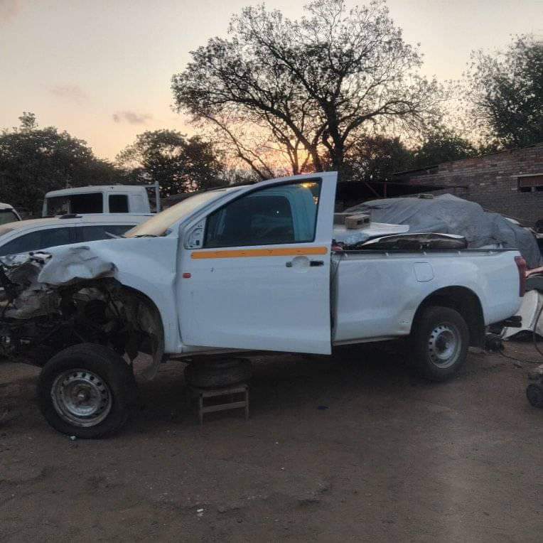 Isuzu lwb for spears - Private Seller