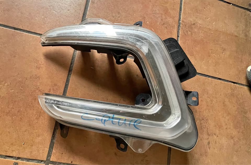 Renault Captur fog light LH - Private Seller Renault Captur fog light LH - Private Seller