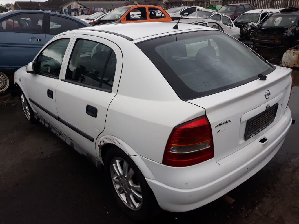 2004 Opel Astra CDE 2.0 L - Stripping for Spares