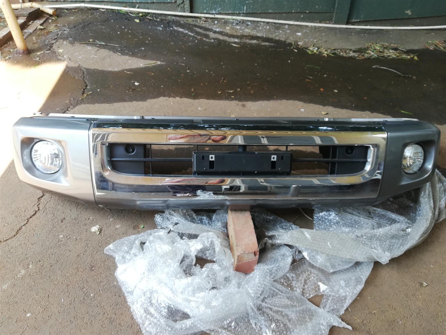 Land Cruiser 79 series Front Bumper and roll bar Junk Mail