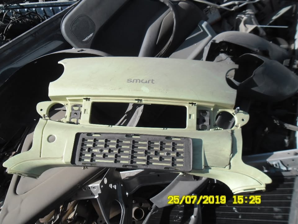 Smart car nose panel - Private Seller Smart car nose panel - Private Seller