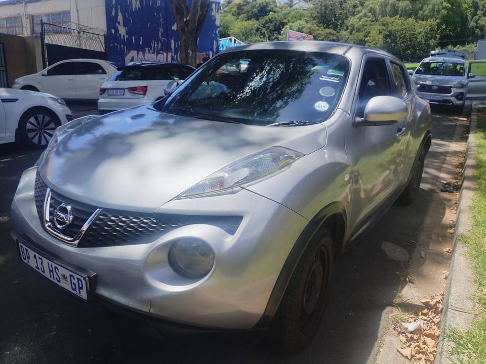 2011 Nissan Juke 1.6 Petrol, Manual, Silver Color, Mileage 88000kms Spare Key. Call /