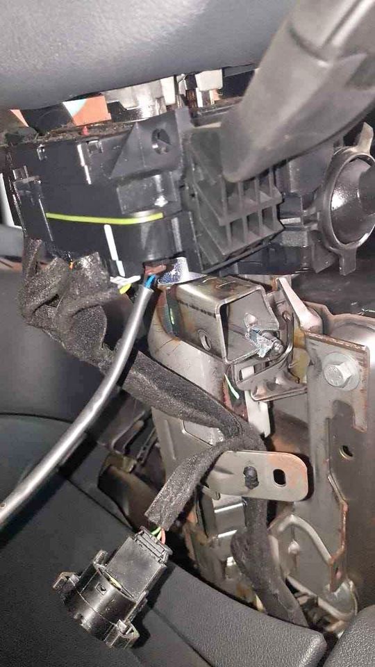 Peugeot fj 1.6 Turbo Manual Code2 steering column - Private Seller